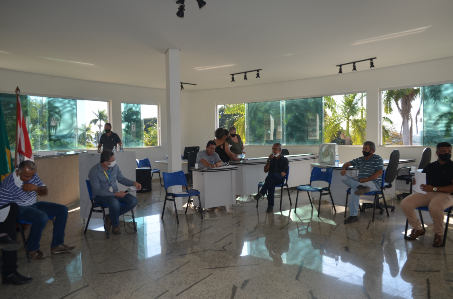 Vereadores reúnem-se com representantes da COPASA para tratar sobre o serviço da concessionária em Três Marias